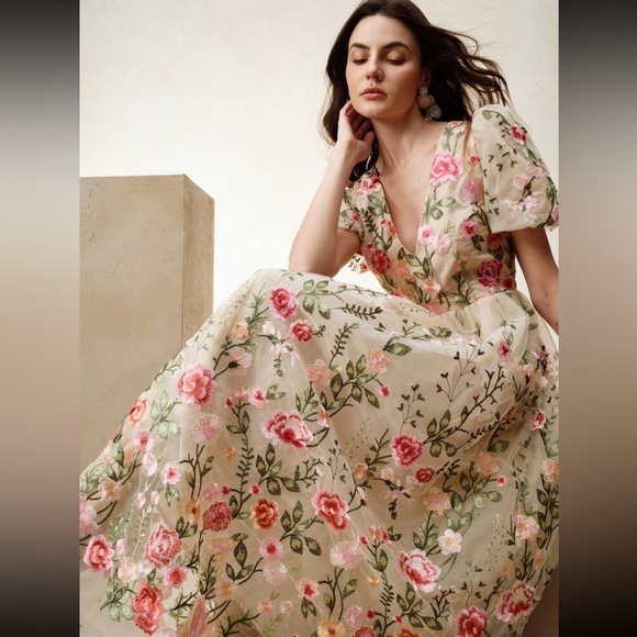 Embodied floral formal dress - Picture 1 of 4